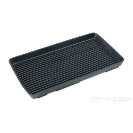 Vaschetta appoggio batteria grande 850 / 1000 55.990 - 14707000 Parti in gomma25,50 € 18,00 €